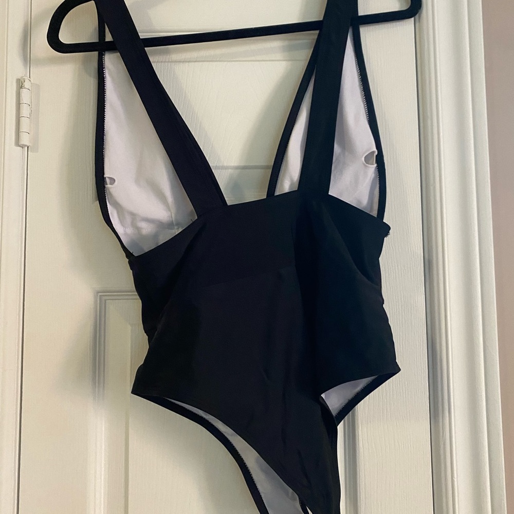 Women's Small Plunging Black One Piece Swimsuit Bathing suit - Picture 3 of 3